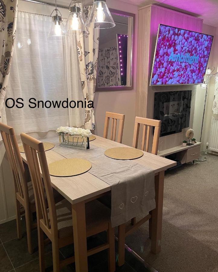 Snowdonia Holidays Caravan Hire - Aberdunant Park - 111 Silver Birch Porthmadog Esterno foto
